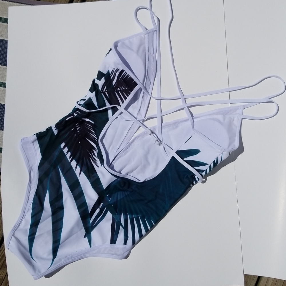 ***SOLD**HP*Last 1 sz Med Tropical 1 piece - Picture 3 of 7